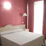 Отель Marina Sleep And Ship *