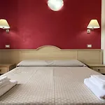Marina Sleep And Ship Отель