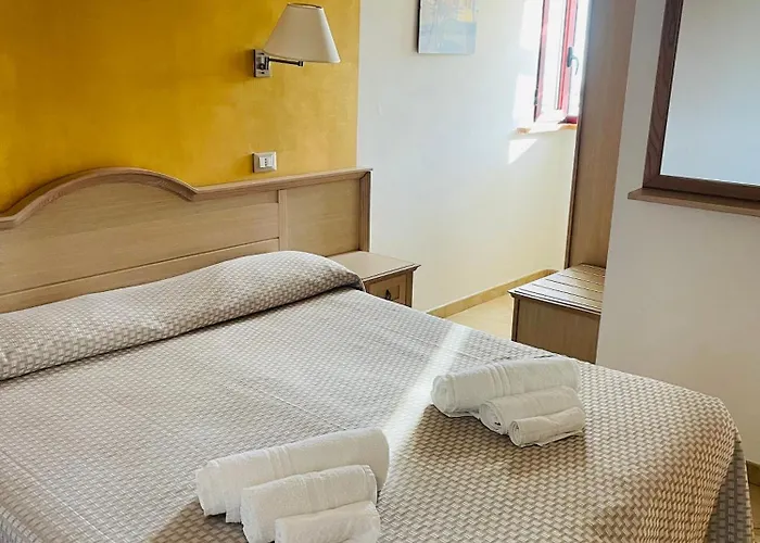 Marina Sleep And Ship * Rodi Garganico