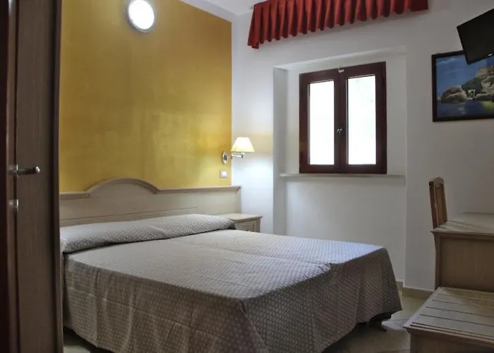 Marina Sleep And Ship Rodi Garganico