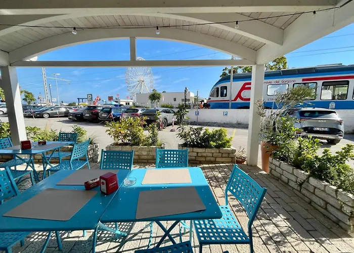 Marina Sleep And Ship * Rodi Garganico