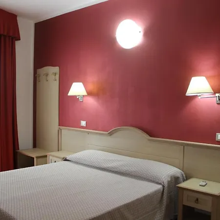 Marina Sleep And Ship Hotel Rodi Garganico