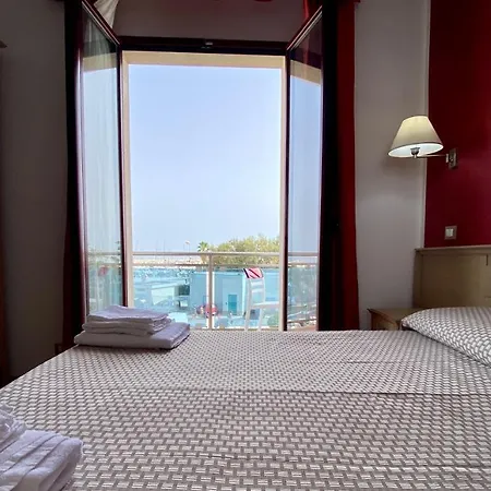 Marina Sleep And Ship Hotel *
