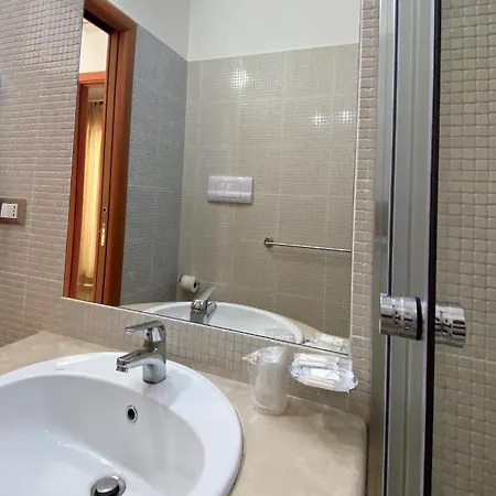 Marina Sleep And Ship Hotel Rodi Garganico