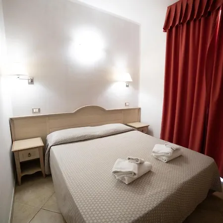 Marina Sleep And Ship Hotel Rodi Garganico