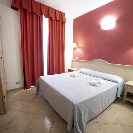 Отель Marina Sleep And Ship *