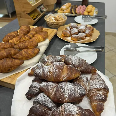 Marina Sleep And Ship Hotel