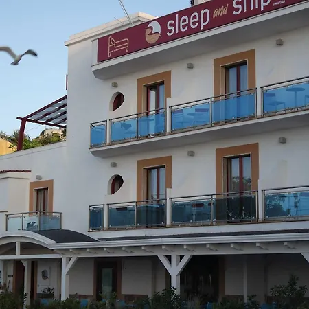 Szálloda Marina Sleep And Ship Rodi Garganico