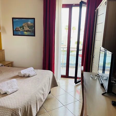 Marina Sleep And Ship Rodi Garganico