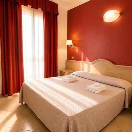 Marina Sleep And Ship Hotel Rodi Garganico