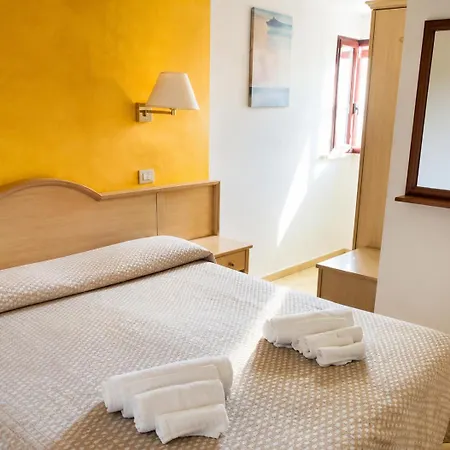 Marina Sleep And Ship Hotel *