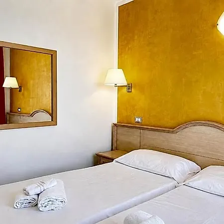 Marina Sleep And Ship Hotel *