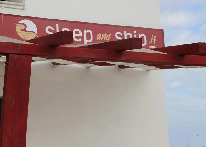 Marina Sleep And Ship Hotel Rodi Garganico