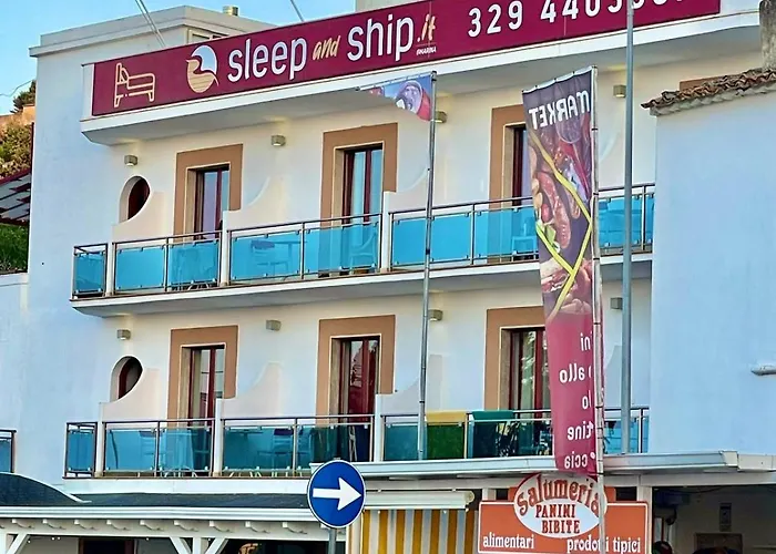 Marina Sleep And Ship Hotel *