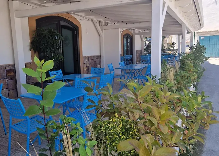 Marina Sleep And Ship Hotel *